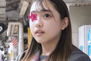 [Pcolle-25389967d2f650c6f6f]《驚速騎乗位》【電車チカン】★超純真フェイスに熟れ過ぎ淫乱ボディのギャップが鬼エロい★驚異の超高速グラインドで連続騎乗イキに出ているAV女優名は？