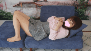 [Pcolle-26467568ce00531715e]川口〇奈みたいなかわいすぎるお顔のむっちりお尻に食い込む白Tバックがエロ過ぎて勃起不可避に出ているAV女優名は？