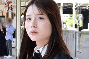 [Pcolle-26419368c2f50c5d8ac]《39連続絶頂》【ゆず故障】★透き通るような肌のパティシエの卵がチカンの暴走チ○コでまさかの39回イキまくりに出ているAV女優名は？