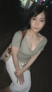 [FC2-PPV-2251822]最強の美巨乳★フル勃起必死！**顔デカパイ*とハメまくりステイホームに出ているAV女優名は？