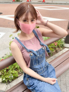 [FC2-PPV-2403714]エッチ大好き♪おじ好き専門**★車内フェラ抜き→いちゃつきながらの生ハメおせっせに出ているAV女優名は？