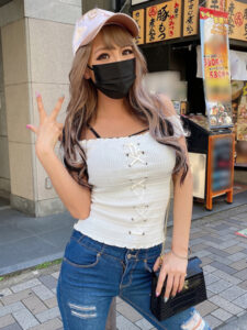 [FC2-PPV-2417513]【神ギャル爆乳】ハメ師も絶賛する最高ヤリサー♀BIG黒乳デカ尻、爆ビッチ！生ちんぽイキ飛んで感キワ痙攣アクメ☆パイパンまんこに種付け祭り！個人撮影に出ているAV女優名は？