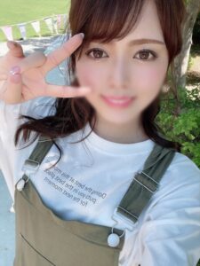[FC2-PPV-2502079]【クセ強女#027】清楚系ヤリサーの姫20歳。育ち盛りHカップおっぱいちゃんが猛烈イラマでガチ涙。おっぱいばるんばるん激揺れ連続中出し調教【テニサーの闇】に出ているAV女優名は？
