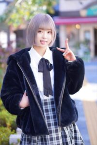 [FC2-PPV-2641065]【舌ピアスXりギャル】めちゃかわ舌ピちんぽ**ヤリマン20歳 W鬼ちんぽイラマ＆激ピスでガンギマリ 串刺し中出しぶっかけ潮吹き**パコでイキ狂い♡【埼玉県川越市】に出ているAV女優名は？