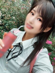 [FC2-PPV-2571240]【クセ強女#030】東京遠征サラサラ黒髪地雷女24歳。イケメンナンパで即お持ち帰り 玩具いじめでエビぞり***ピストンで無毛マンコ激締まり生中ぴえん【ドエロ関西弁】に出ているAV女優名は？