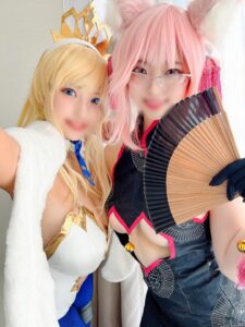 [FC2-PPV-2859221]【本当にあった】売り子レイヤーと同人漫画家の乱交パーティ　に同席、初撮影！エロ漫画並みのスケベ女たちのコスプレSEXでした！生チンポしゃぶって中出しもOK。歓喜のアクメするに出ているAV女優名は？