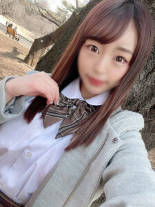 [FC2-PPV-2921207]【ヤリ盛り】童顔なのに隠れ巨乳（１８）にセックス3回おねだりされました☆潮吹きまんこに中出し2回に出ているAV女優名は？