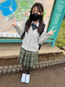 [FC2-PPV-2950059]【キュン死】顔面偏差値アイドル超え☆キス→見つめられる→フル勃起の永久ループ☆に出ているAV女優名は？