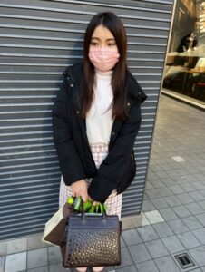 [FC2-PPV-3005102]【個人撮影】幼さが残る20代JDと**活_レンタルルームでゴム無し交渉から中出し映像を完全収録に出ているAV女優名は？