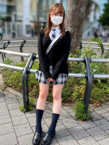 [FC2-PPV-3056268]【天然爆乳】クラスの男子全員がしこってるデカパイ18歳☆ゆっさゆさ揺らしながらまんこをガン突きしました。に出ているAV女優名は？