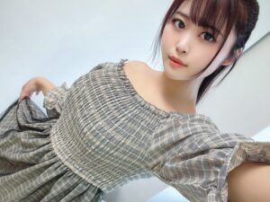 [FC2-PPV-3069542]490円:個撮) 社会人サークルで性処理してますw】明●大学卒　医療事務4年目　　裏の顏　**　【ちんぽしゃぶり女】に出ているAV女優名は？