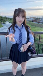 [FC2-PPV-3070136]【19時間着用】白×ピンク・花柄綿パンツちゃんに出ているAV女優名は？