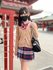 [FC2-PPV-3176152]Cカップむっちり１８歳・ひまり きつきつおまんこにおじさんちんぽを生ピストン 中出し×２に出ているAV女優名は？
