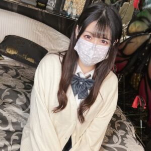 [FC2-PPV-3190821]地下アイドル(在学中)がMV撮影のお金のためにハメ撮りされに来ました。オタクとセックスするレベルに貞操観念低い女なので遠慮なく中出し。【レビュー特典】に出ているAV女優名は？