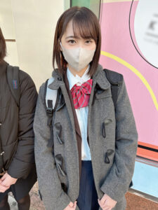 [FC2-PPV-3263237]【素人個撮】方言まる出し田舎っ子 あい 青森からおっさんと交尾する為に上京しました 【スク水あり】に出ているAV女優名は？