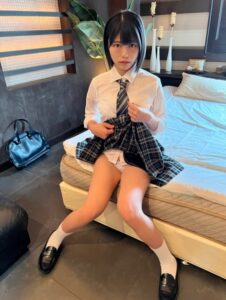 [FC2-PPV-3275031]ハメ撮り【個人撮影】ショートヘアーの激カワ美**_嫌がる隠れ巨乳に強引中出しに出ているAV女優名は？