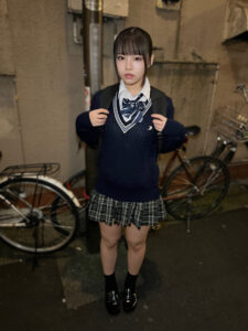 [FC2-PPV-3276526]【個人撮影】黒髪のポニテ人生初のハメ撮り_生ハメから中出しであまりの気持ちよさに絶頂に出ているAV女優名は？