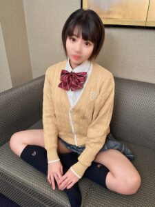 [FC2-PPV-3302506]【個撮】 八重歯がかわいいショートカットな１８歳・ りく18歳 【中出し＆大量顔射】に出ているAV女優名は？