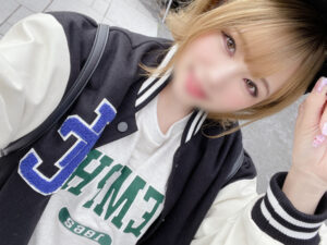 [FC2-PPV-3497690]【変態ヤリマン⼦】ノリ最⾼ ギャルキャバ嬢22 歳。キスした瞬間いいなりドM に豹変 絶倫ちんぽで ∞絶頂過去最弱雑⿂マンコに⼤量中出し【ディープタウン⼩岩】に出ているAV女優名は？