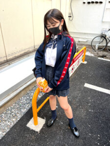 [FC2-PPV-3595028]顔出し【個人撮影】真面目そうに見えてマン汁垂れ流しのスケベ女子_ピル飲み忘れて妊娠確定!!に出ているAV女優名は？