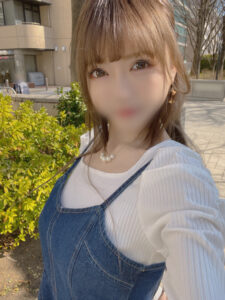 [FC2-PPV-3705895]【脳バグ絶叫オボ顔アクメ♡】デカ乳**活ビッチ25 歳 ⾼額ギャラをチラつかせて即会い即ハメ撮 影ww 世の中を舐め腐ったP 活ヤリマンを⾸絞め酸⽋ギャン突き中出し制裁【**ぱい最⾼!!に出ているAV女優名は？