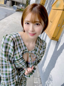 [FC2-PPV-3909625]【⾁便器希望変態ビッチ♡】低⾝⻑むっつり福祉系職員24 歳。電マ＆バイブ地獄で失神失禁アクメ!! ⻤パコでイキッぱなしガンギマリファッキン!!【半泣きクレイジー嗚咽イキ】に出ているAV女優名は？