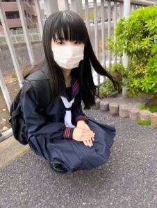 [FC2-PPV-3922898]顔出し【個人撮影】経験人数1人。紺セーラー服の低身長_垢抜けないオマ◯コちゃんとの割り切り映像に出ているAV女優名は？
