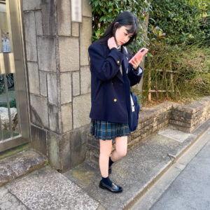 [FC2-PPV-3954772]激レア【個人撮影】パイパンちっぱいの桃色パンツちゃん_帰国子女のバレーボール部③との割り切り映像に出ているAV女優名は？
