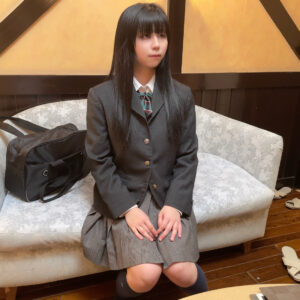 [FC2-PPV-4050087]14時間着用【個人撮影】大学進学前のチェック柄のパンツちゃん_スマホ片手に素っ気ない態度だった彼女が急変してガチイキする瞬間まで完全収録。に出ているAV女優名は？