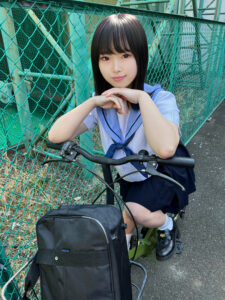 [FC2-PPV-4088903]【個人撮影】チャリ通のひなたちゃんとの割り切り映像_セーラー服が超絶似合う可愛らしいオマ◯コちゃんに種付けSEXに出ているAV女優名は？