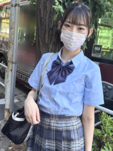 [FC2-PPV-4165989]モデル級スタイルの清楚ちゃんを孕ませ。大学に通うお金が必要だそうです。【ゆず(18)】【レビュー特典】に出ているAV女優名は？