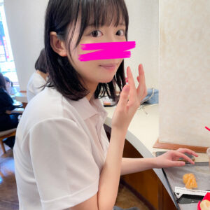 [FC2-PPV-4221730]顔出し【個人撮影】急に呼び出したら、サボって来てくれる都合の良いセフレちゃんに出ているAV女優名は？