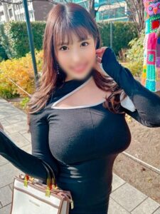 [FC2-PPV-4505616]【歩くセックス】めちゃエロお*さんわかばちゃん ぽしゃけマシマシキマりまくり!!ドスケベ ボディヤリ尽くすクレイジー孕ませハメパコ♡に出ているAV女優名は？