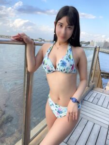 [FC2-PPV-4545913]【不倫・中出し】ど淫乱な潮吹き若奥様・えみさん26歳★旦那様の留守中にイケメンセフレと自宅でおせっせに出ているAV女優名は？