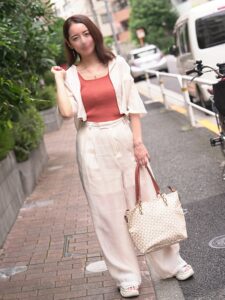 [FC2-PPV-4626787]ガチかわいい！エチエチすぎる医療事務員・２８歳⇒年下セフレといちゃらぶSEX⇒中出し×２『みさき』に出ているAV女優名は？