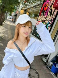 [FC2-PPV-4673592]秋田の巨乳ギャルビッチ ７諭吉で速攻出演生ハメJapanese ZUBOZUBO OK!!に出ているAV女優名は？