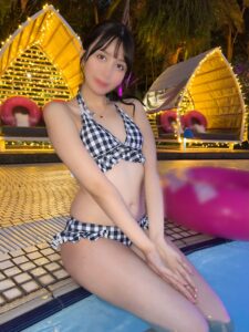 [FC2-PPV-4686904]極美おまんこくぱぁ♪めっかわ！日欧ハーフ女子大生・21才⇒プールでムラムラしたのでトイレでフェラ抜きお口にどぴゅ『ノア』に出ているAV女優名は？