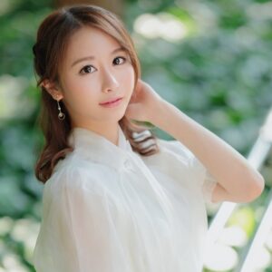 [FC2-PPV-3108242]【即イキ敏感ボディ】アナウンサー系清楚人妻30歳。**活アプリでゲットしたイケメン年下くんとハードファックで連続ガチイキ中出しハメ撮り**【色気半端ない!!】に出ているAV女優名は？