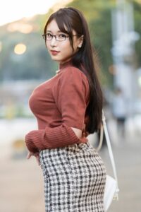 [FC2-PPV-3197395]【豊満ドエロボディ】巨乳巨尻むっつりオナニー狂い奥さま30歳。イケメンにイカサレまくり狂喜乱舞絶叫オボ声中出しハメ撮り**!!【性欲バクハツ!!】に出ているAV女優名は？