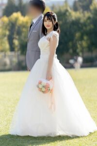 [FC2-PPV-3599863]【結婚式直後NTR】新婚ほやほやめちゃかわ若妻ちゃん24歳。結婚式当日の夜に部屋を抜け出しイケメン出張ホストとガチアクメ絶頂生ハメ孕ませ中出し!!【旦那かわいそう泣】に出ているAV女優名は？