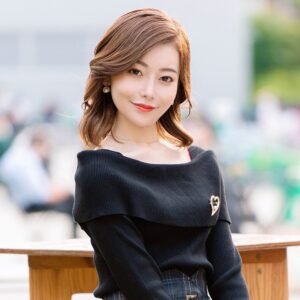 [FC2-PPV-4361673]キレカワ美女奥様27 歳。セフレ男子大**とホテル密会ハメまくり!!頭おかしくなるまで骨抜きに する変態生中痴女セックス！【性欲がありあまる】に出ているAV女優名は？