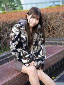 [FC2-PPV-4748801]⚠永久保存⚠激かわ！！エッチがしたすぎる発情しまくり女子大生（２１）メス臭ハンパない陰毛極薄ピンクまんこに鬼ピストンで大量中出し『みゆ』に出ているAV女優名は？